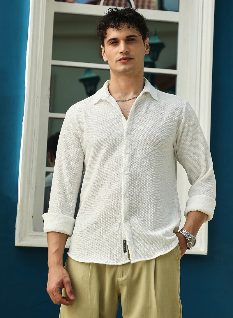 كامبوس سوترا Men's Chalk White Weave-Tactile Shirt For Casual Wear | Spread Collar | Long Cuffed Sleeves | Button Closure | Shirt Crafted With Comfort Fit For Everyday Wear